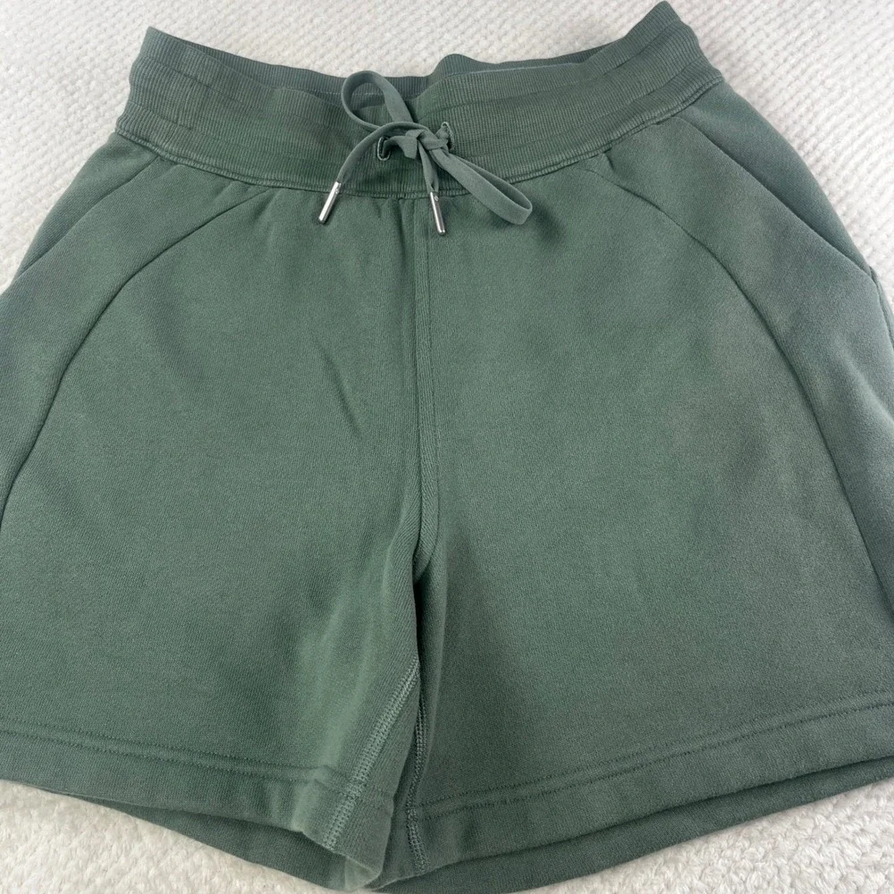Lululemon Scuba High-Rise Shorts 5 Sage Green Fleece LW7CBOS Size 4